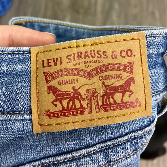 Levi’s Skinny Jean - Picture 2 of 3